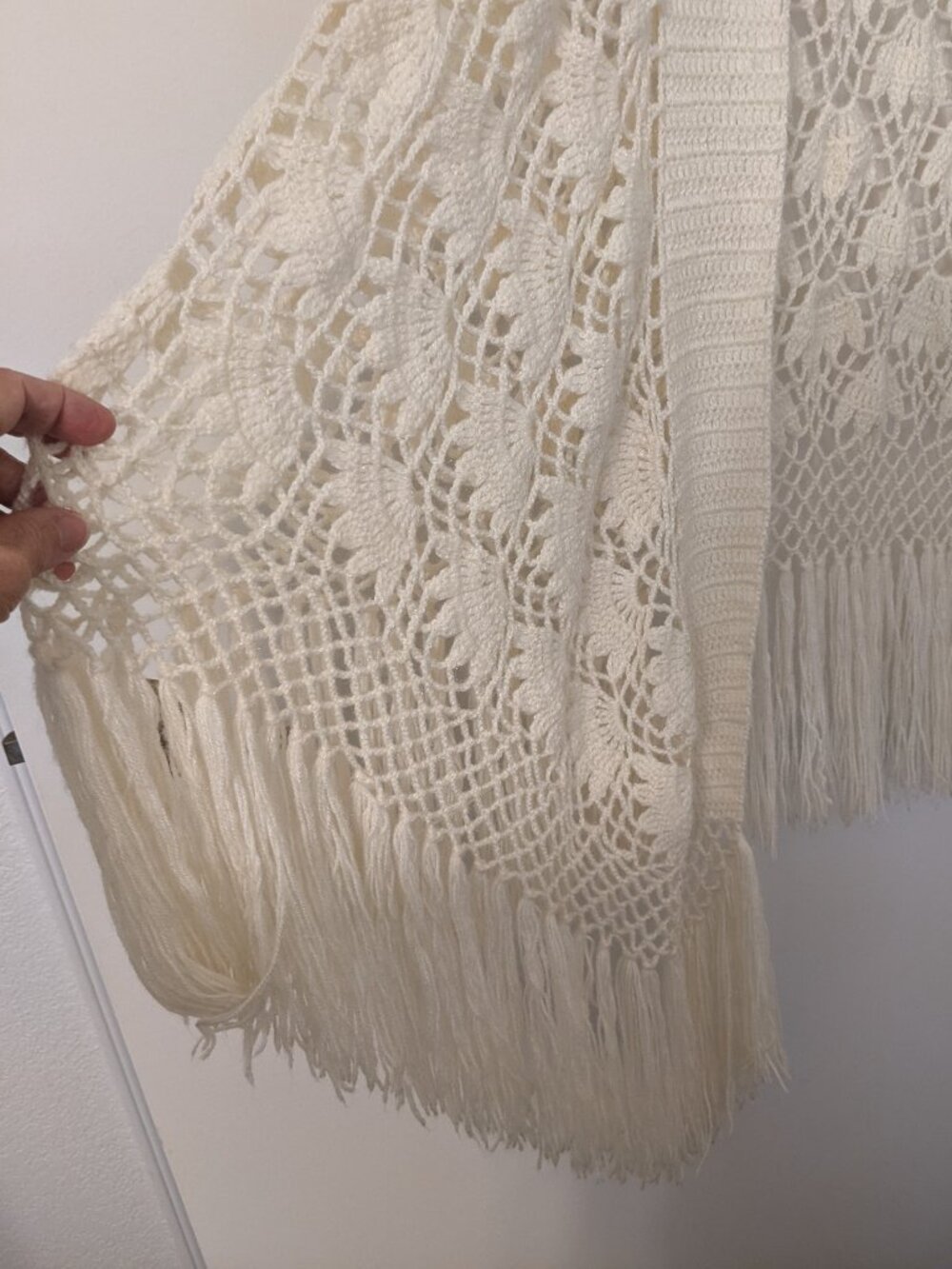 Hand Crochet Open Knit Shawl Wrap Lace Pattern Cream Fringe Boho Hippie - Picture 6 of 10